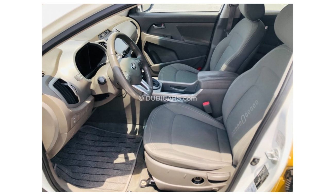 Kia Sportage MODEL 2013 GCC CAR PERFECT CONDITION INSIDE AND OUTSIDE FULL PANORAMIC ROOF