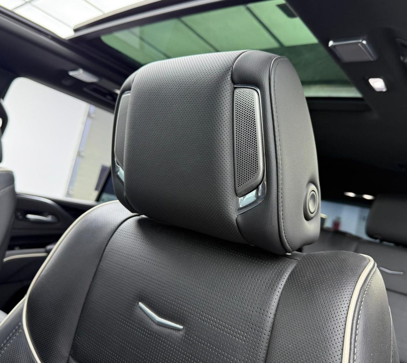 Cadillac Escalade Sport Platinum 6.2L 4WD 2022 Cadillac Escalade Sport Platinum, 2027 Cadillac Warranty + Service Pack