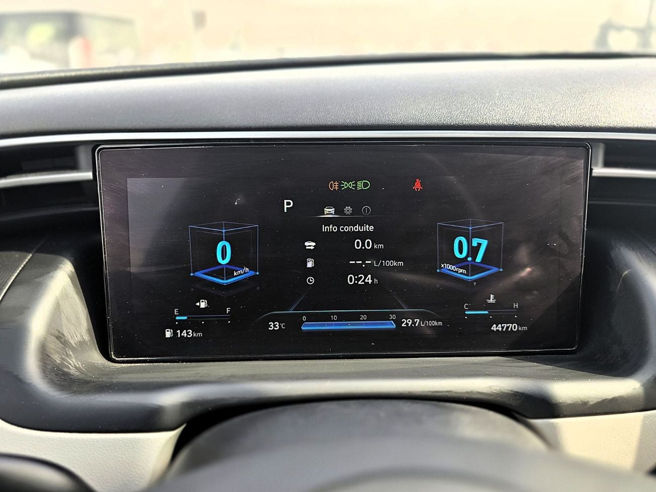 Hyundai Tucson 2.0L Smart (FWD) Used Hyundai Tucson Full Option  2.0L FWD SUV 5Doors GCC White Color 2022 Model