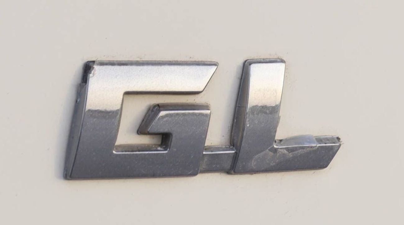 Toyota Hiace GL - Standard Roof 2.7L Toyota Hiace Van 2017 GCC , without accidents, in excellent condition