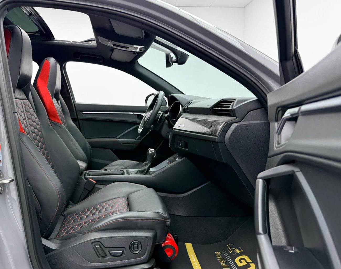 Audi RS Q3 2021 Audi RSQ3, Warranty, Carbon Fiber Interior, Fully Loaded, Excellent Condition, GCC