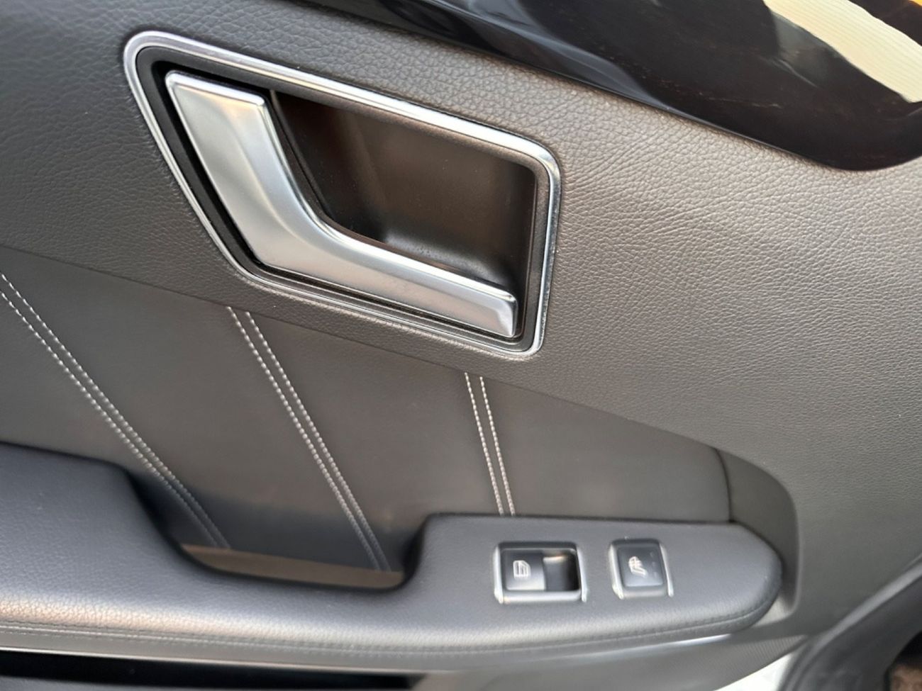 Mercedes-Benz E300 AMG خاليه من الحوادث