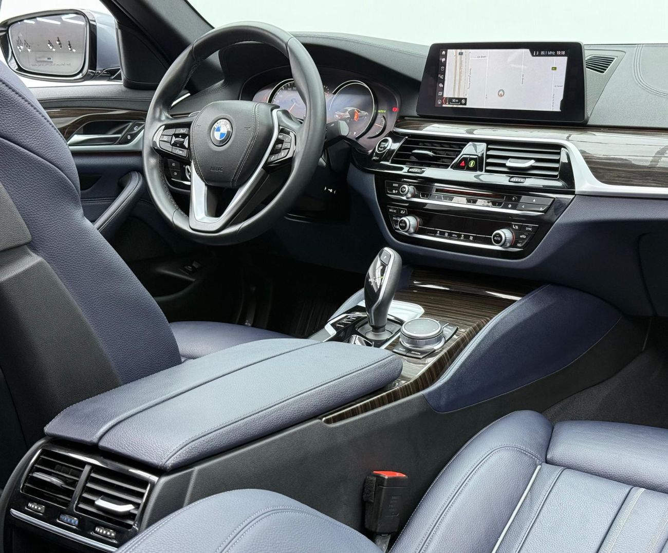 بي أم دبليو 530i Luxury M Sport Package 2.0L 2017 BWM 530i Luxury Line, Full BMW Service History, Very Low Km, Excell