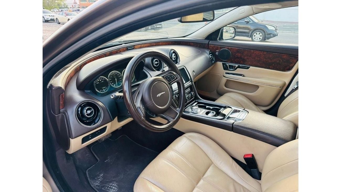 Jaguar XJ AED 980 PM | JAGUAR XJL  LUXURY | FULL AGENCY MAINTAINED | GCC SPECS | FIRST OWNER