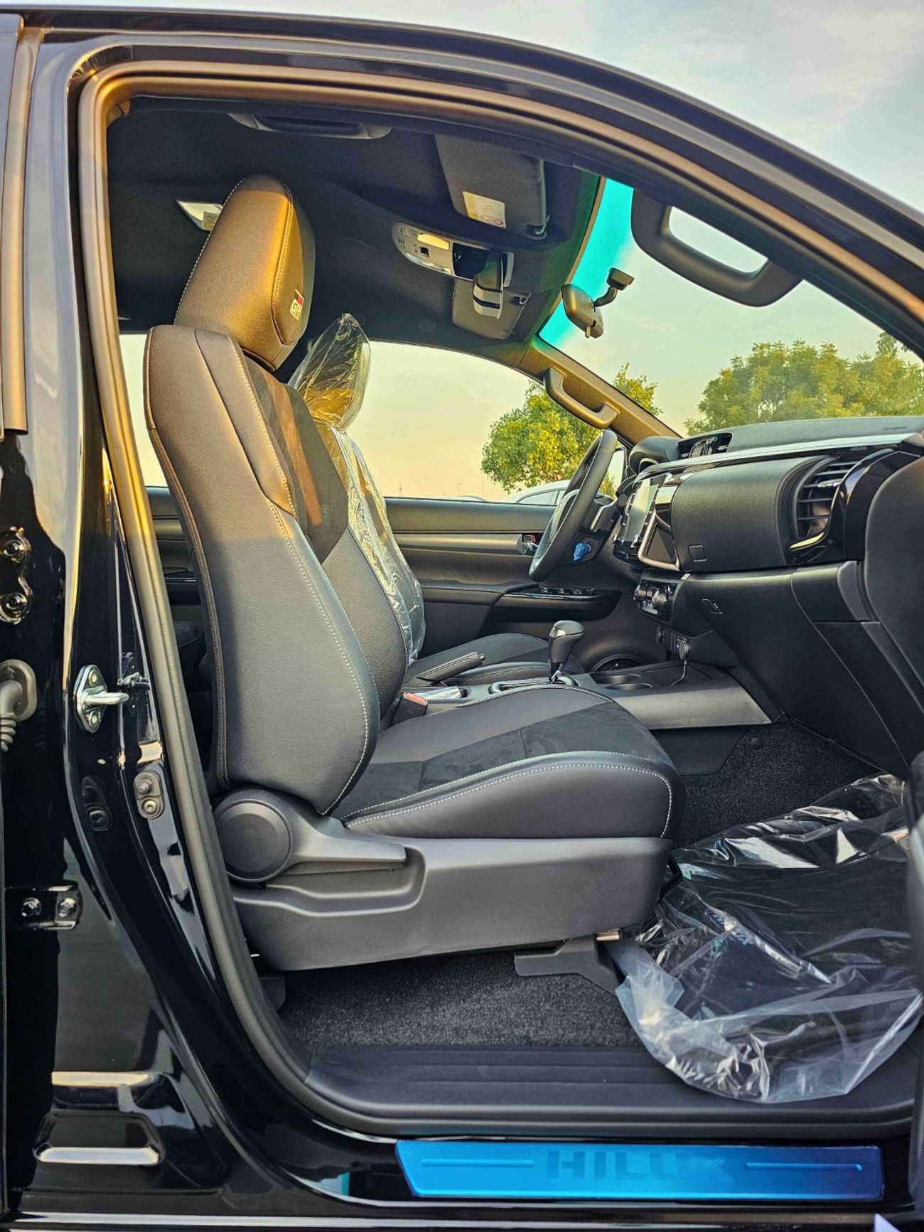 Toyota Hilux GR SPORT/DOUBLE CABIN WIDE BODY/4.0L PETROL /OVER FENDER /360*CAMERA/DRIVER PWR SEATS (CODE #HGRPKW)