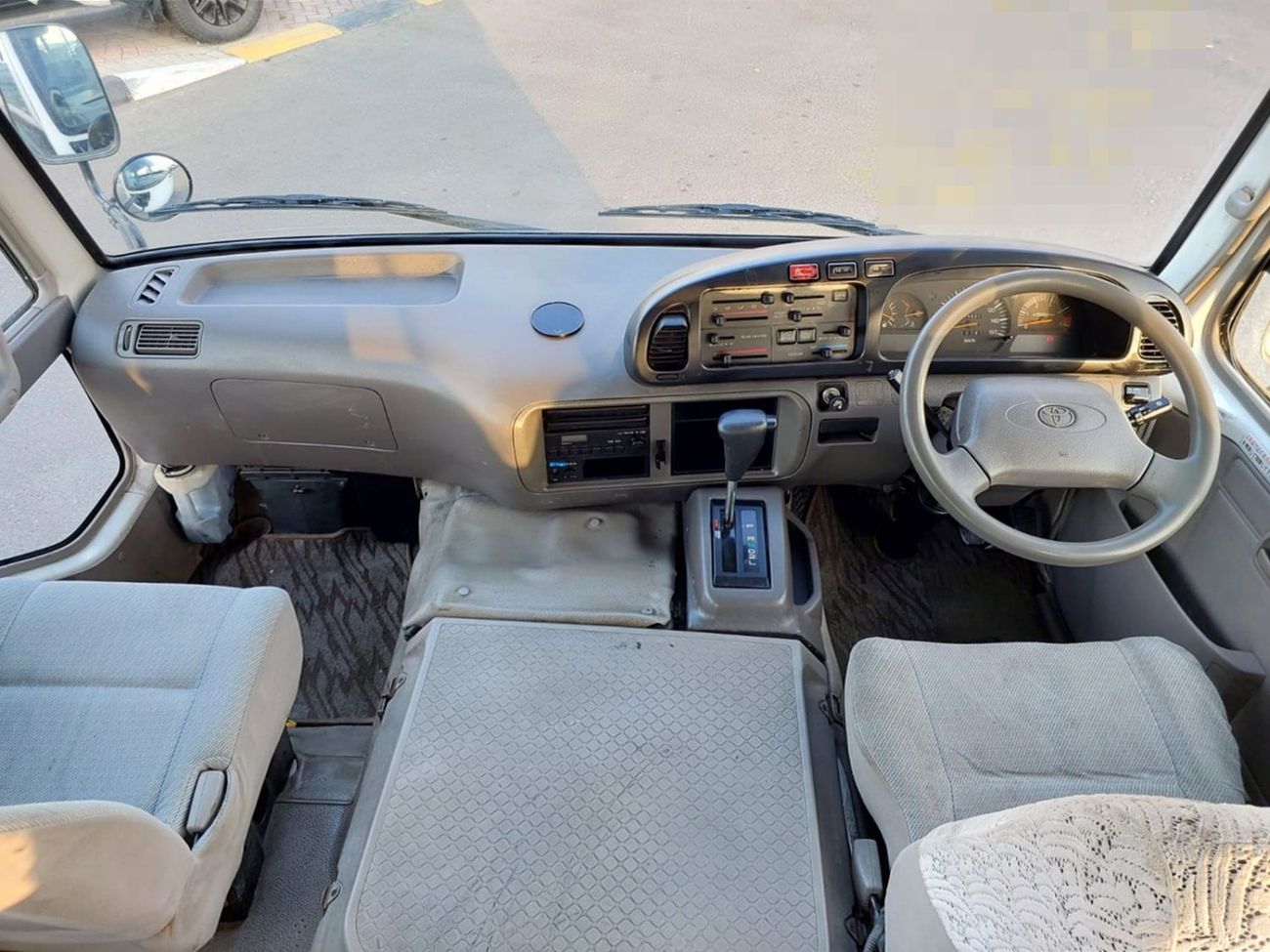 تويوتا كوستر 2002 TOYOTA COASTER BUS RHD 4.1 L DIESEL AUTOMATIC (PM11068)