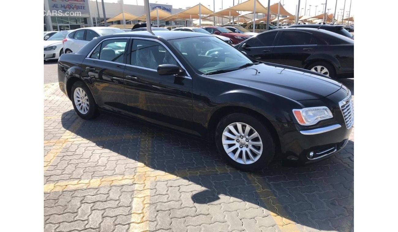 Chrysler 300C Chrysler C300 2014 very good condition