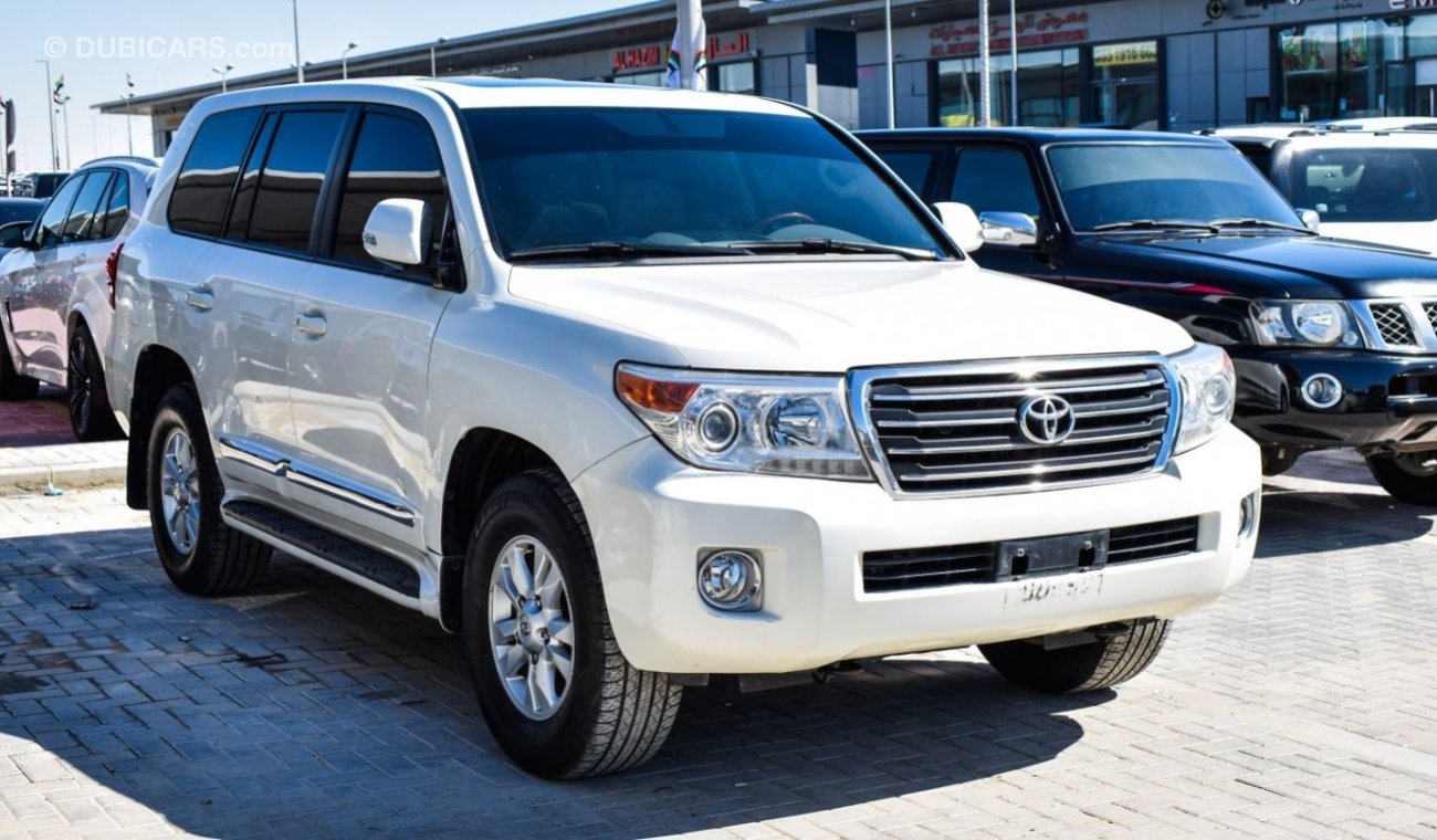 Toyota Land Cruiser GXR V8