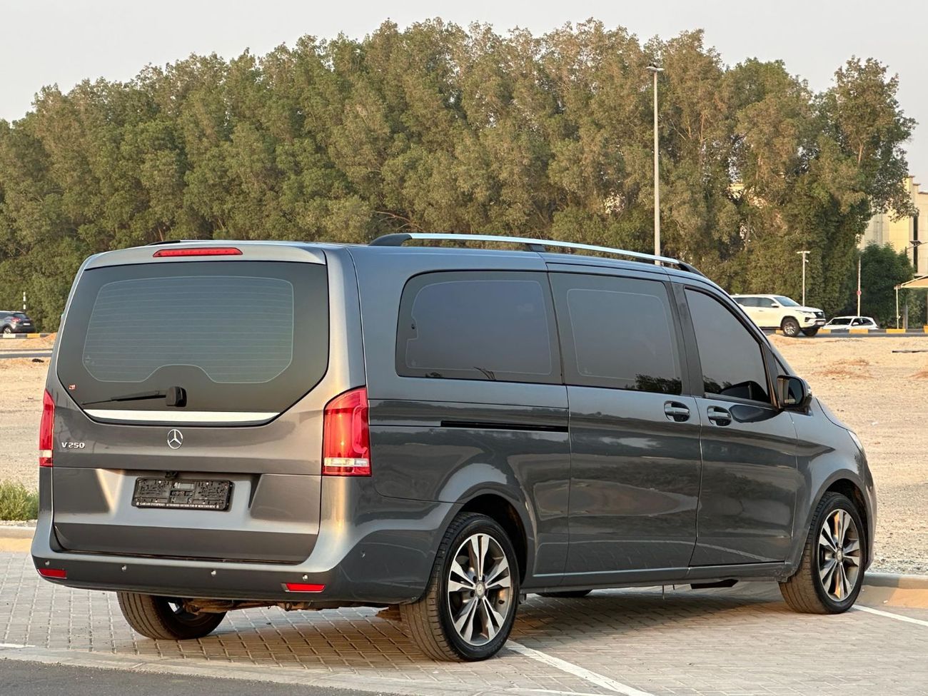 Mercedes-Benz V 250 MERCEDES V-250 2018 GCC FULL OPTION // PERFECT CONDITION