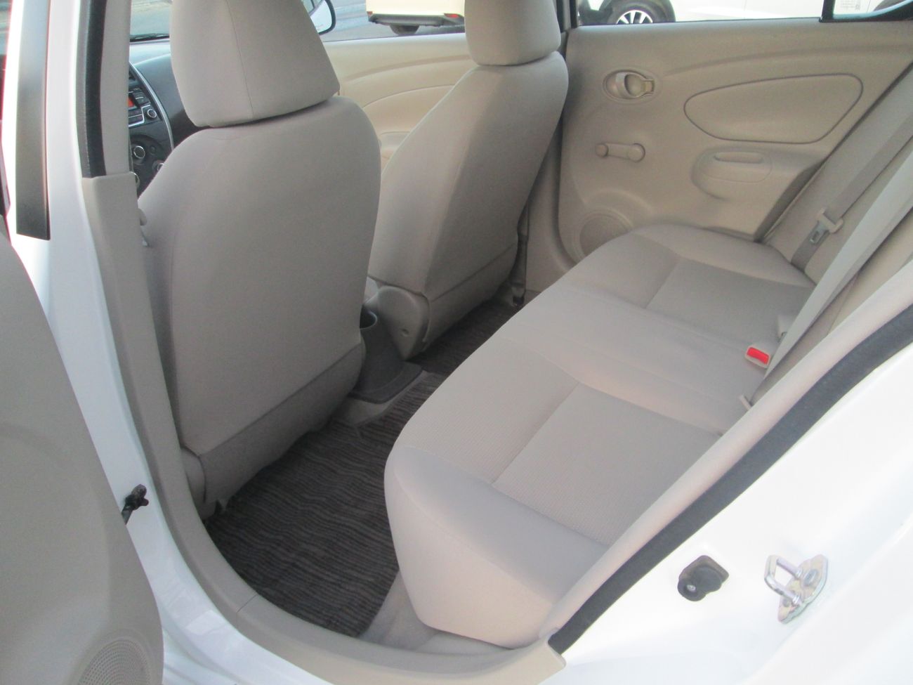 نيسان صني 1.5L New Condition Excellent Drive GCC