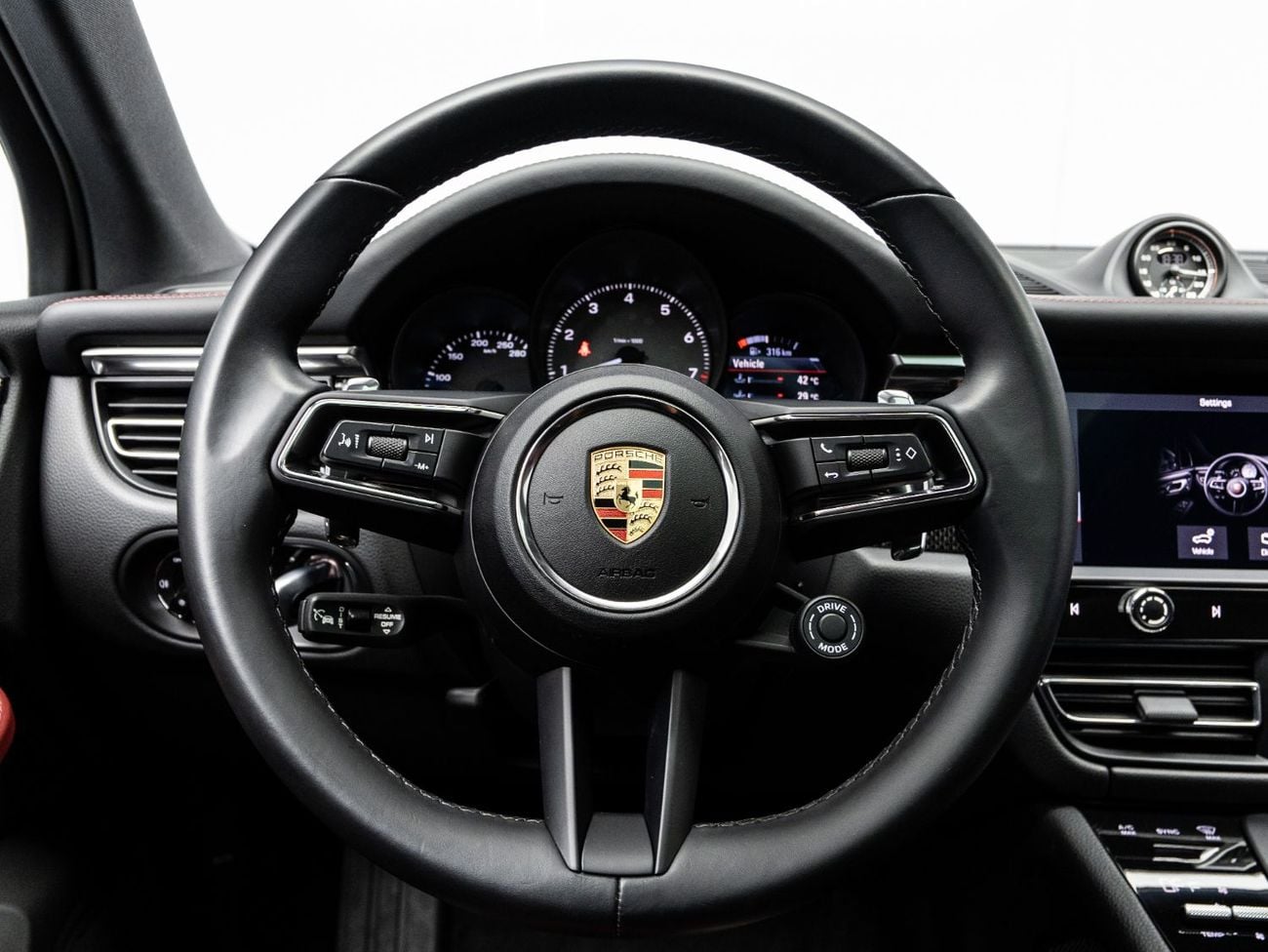 Porsche Macan S 3.0L (340 HP) 2024 Porsche Macan S, 2.9 V6, 4WD, 375bhp, 7 Speed Dual-Clutch Automatic