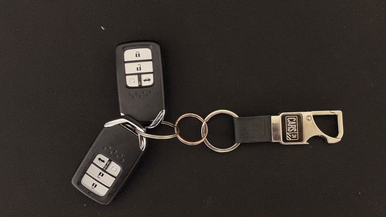 هوندا سيفيك LX SPORT 1.6 | بدون دفعة مقدمة | اختبار القيادة في المنزل