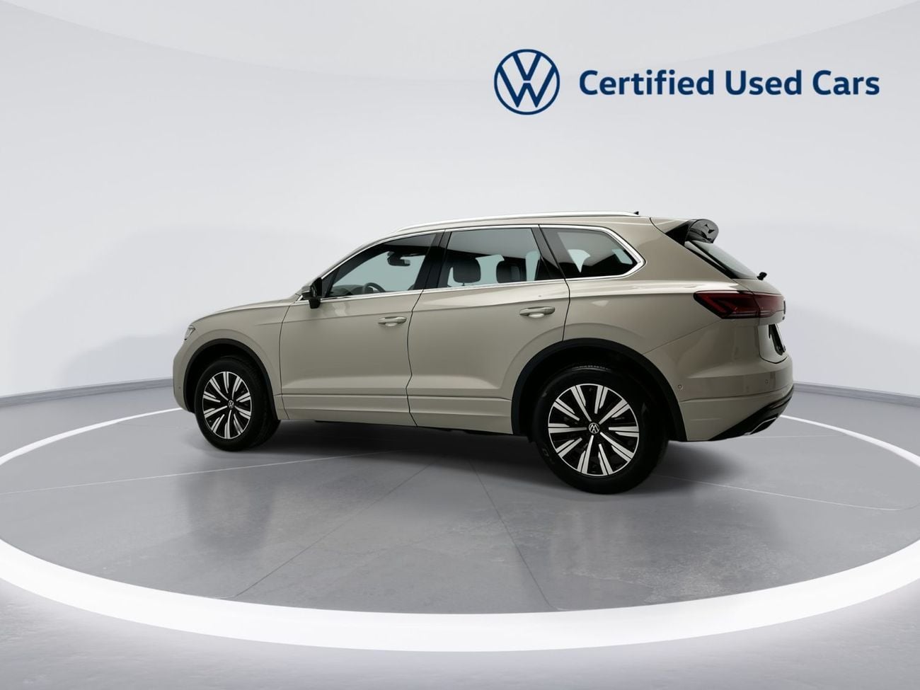 Volkswagen Touareg Touareg Elegance - Tirano (Ref#00479) - 39,100 AED SAVINGS from New Car