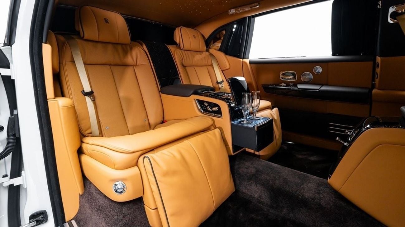 رولز رويس فانتوم EWB - 2026 - GCC Specs - Under Warranty and Service Contract