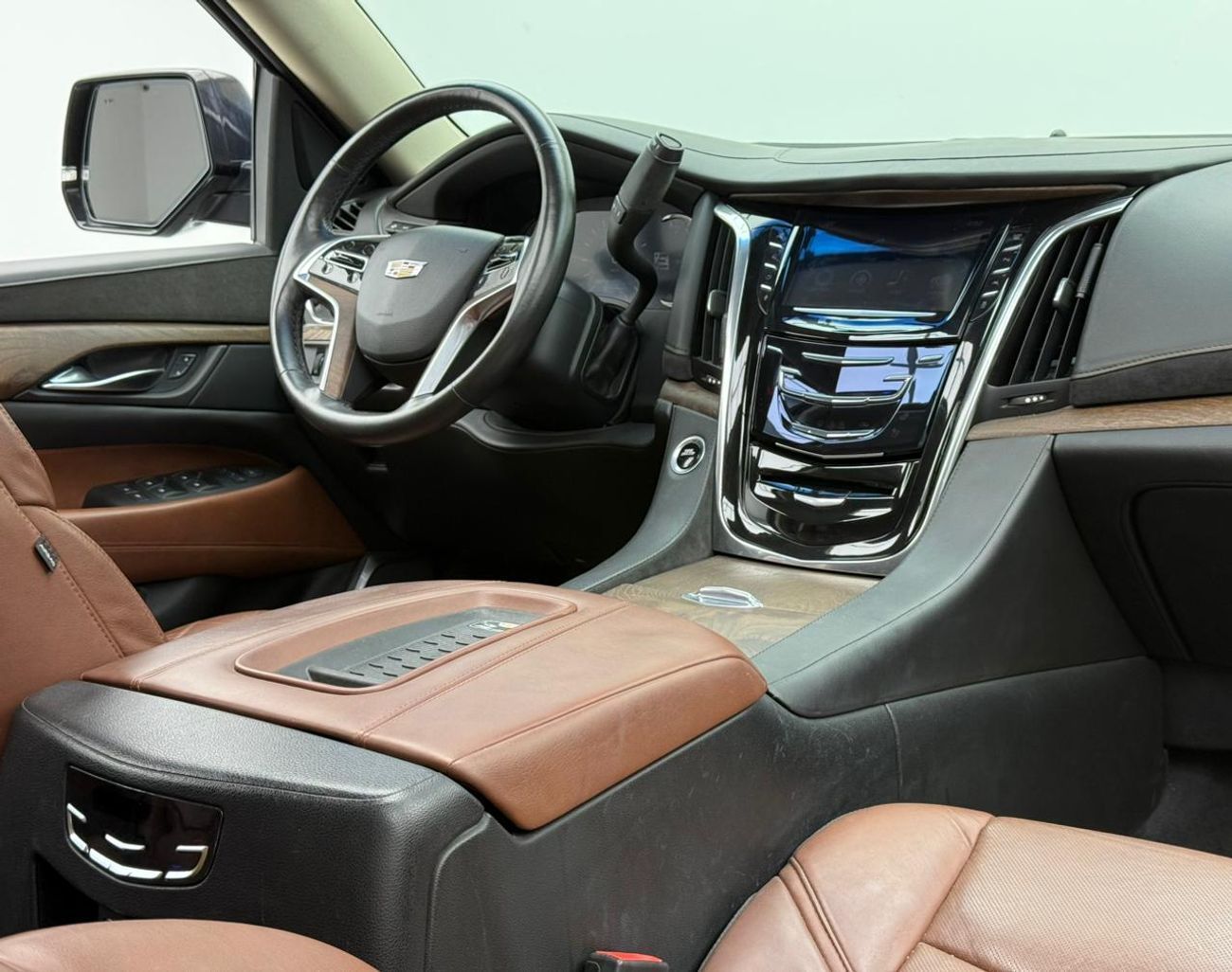 Cadillac Escalade 2016 Cadillac Escalade Premium Luxury, Full Service History, 8 Seater, Excellent Condition, GCC