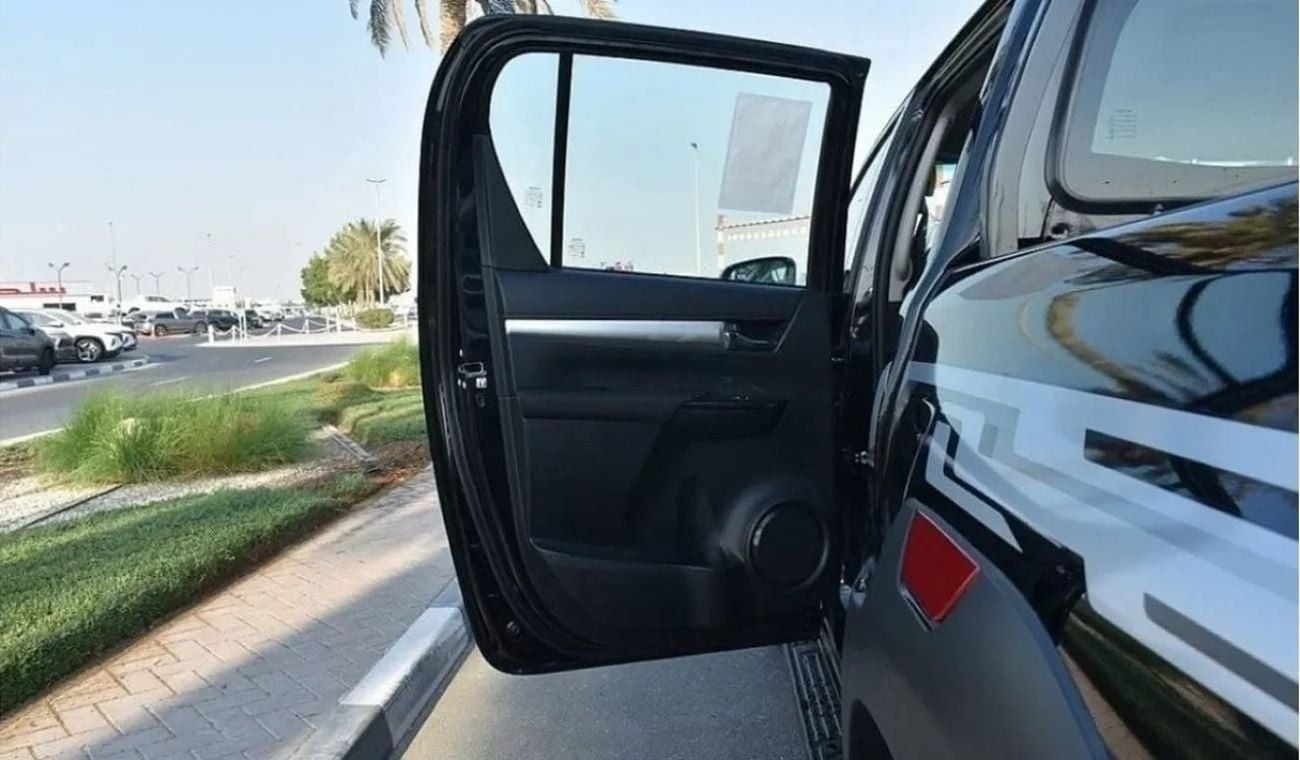 تويوتا هيلوكس SGLX TOYOTA HILUX 4.0L V6 PETROL DC AT 2025