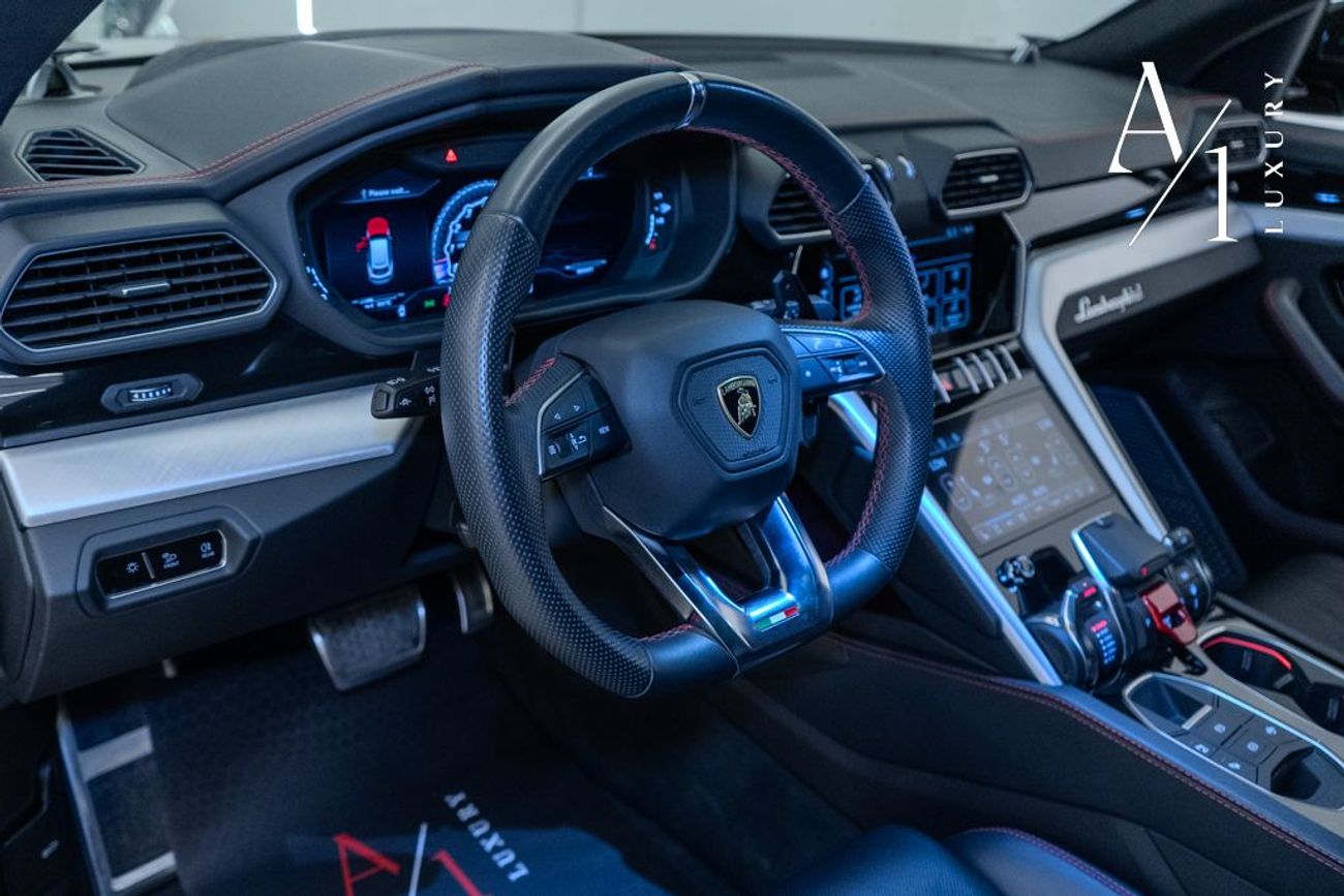 Lamborghini Urus STD 4.0T V8 2021 Lamborghini Urus, Warranty, Fully Loaded, Very Low Kms, Akrapovič Exhaust, 641HP