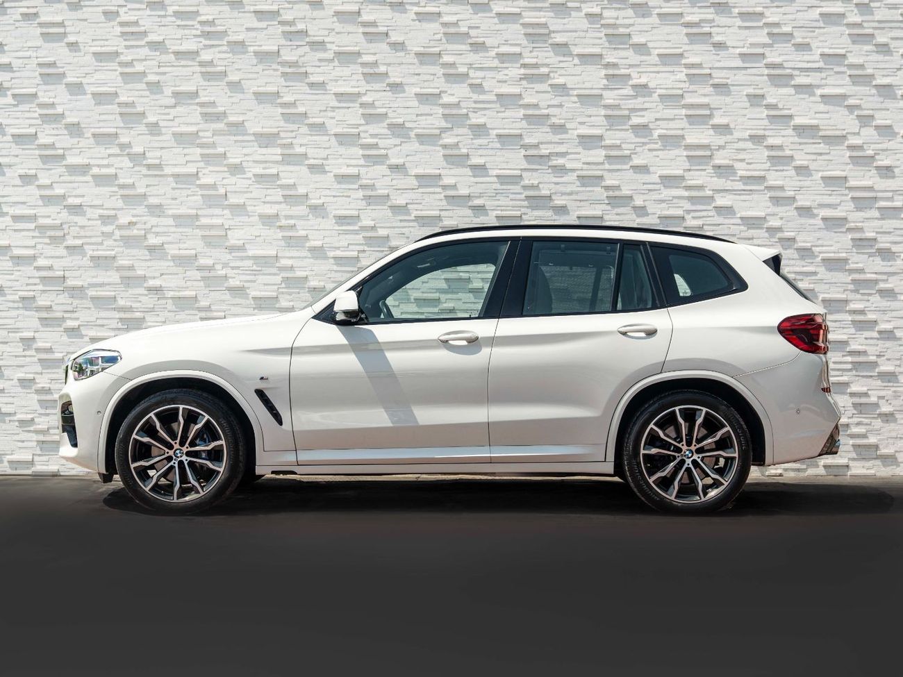 BMW X3 xDrive 30i M Sport AED 2,044 PM • X3 XDRIVE 30i • M-SPORT PACK • FULL AGMC BMW SERVICE HISTORY