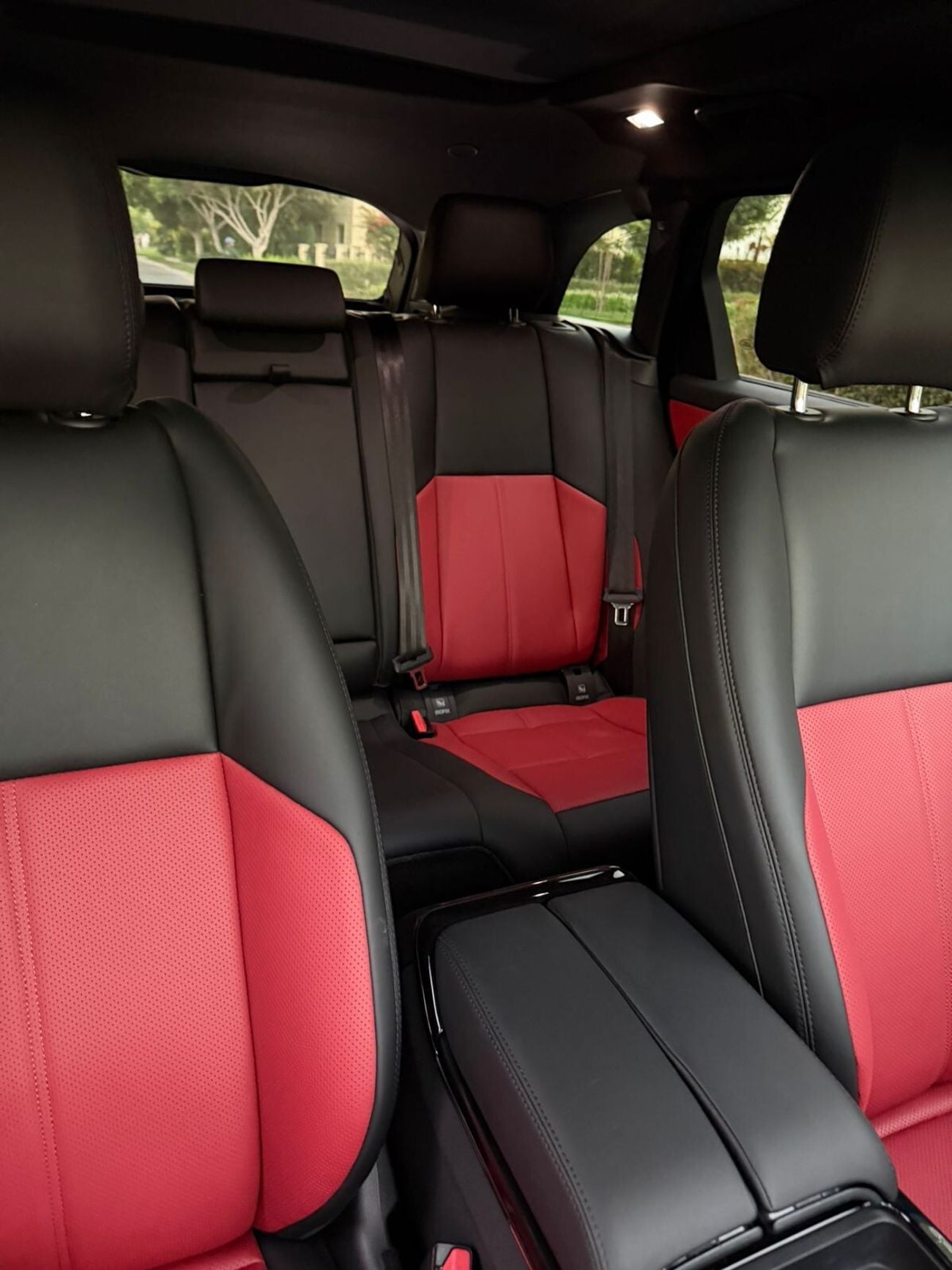 Land Rover Range Rover Velar P250 R-Dynamic SE 2.0L