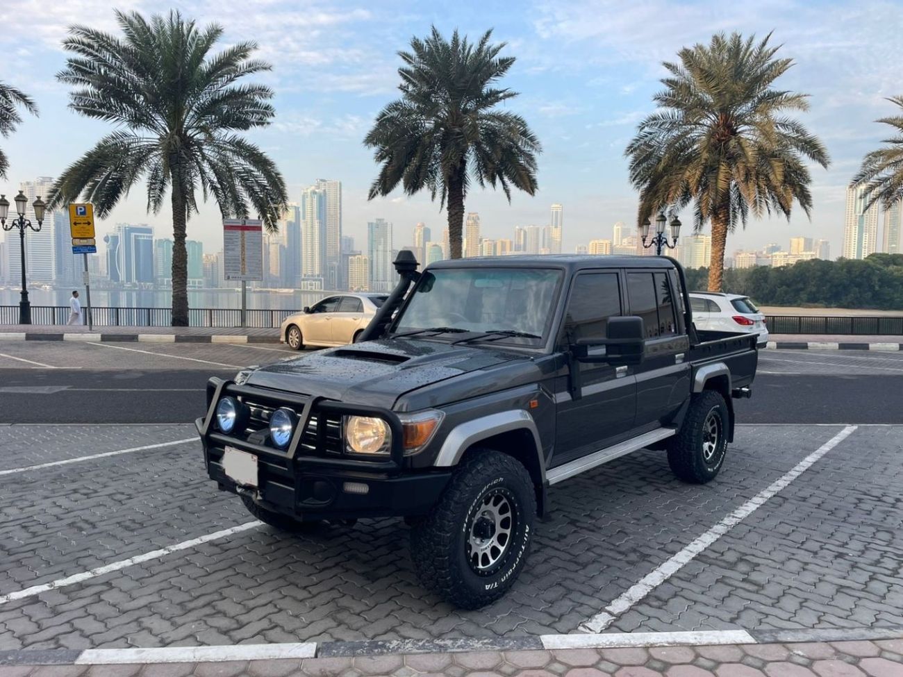 تويوتا لاند كروزر بيك آب Diesel 4.5 Liter Right Hand Drive 4 Doors Manual Gear