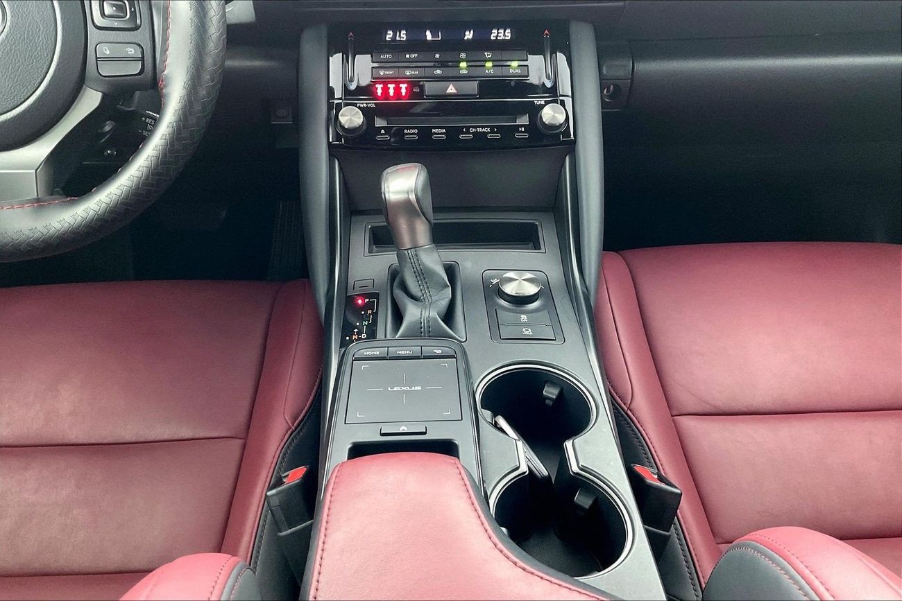 لكزس IS 300 Premier | upto AED 20,000 Ramadan Discount | شامل الضمان | 0 ﺪﻔﻋﺓ ﺃﻮﻟﻯ