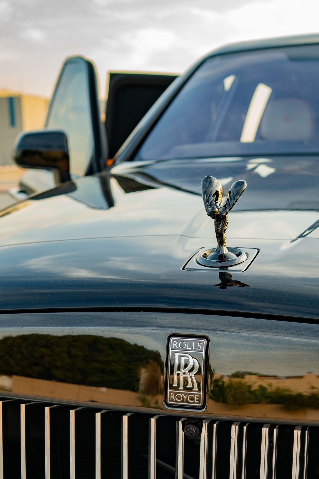 Rolls-Royce Cullinan 6.7L Twin-Turbo (563 HP)