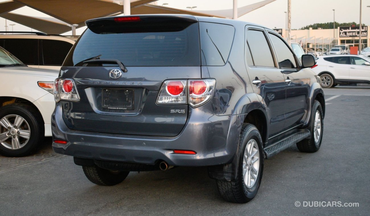 Toyota Fortuner SR5