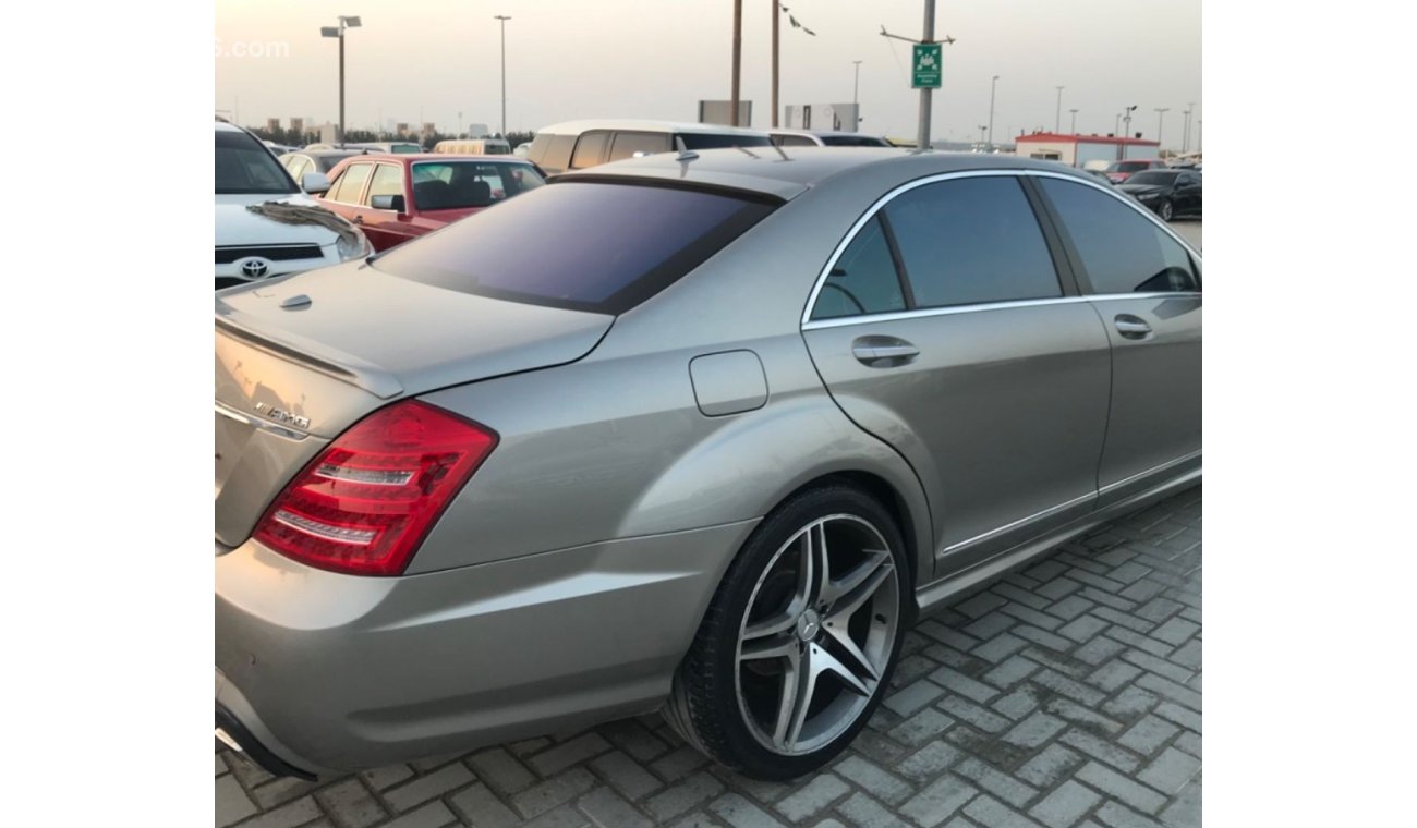 Mercedes-Benz 500 مرسيدسS550 بحالة ممتازة 2007 بدي كت63