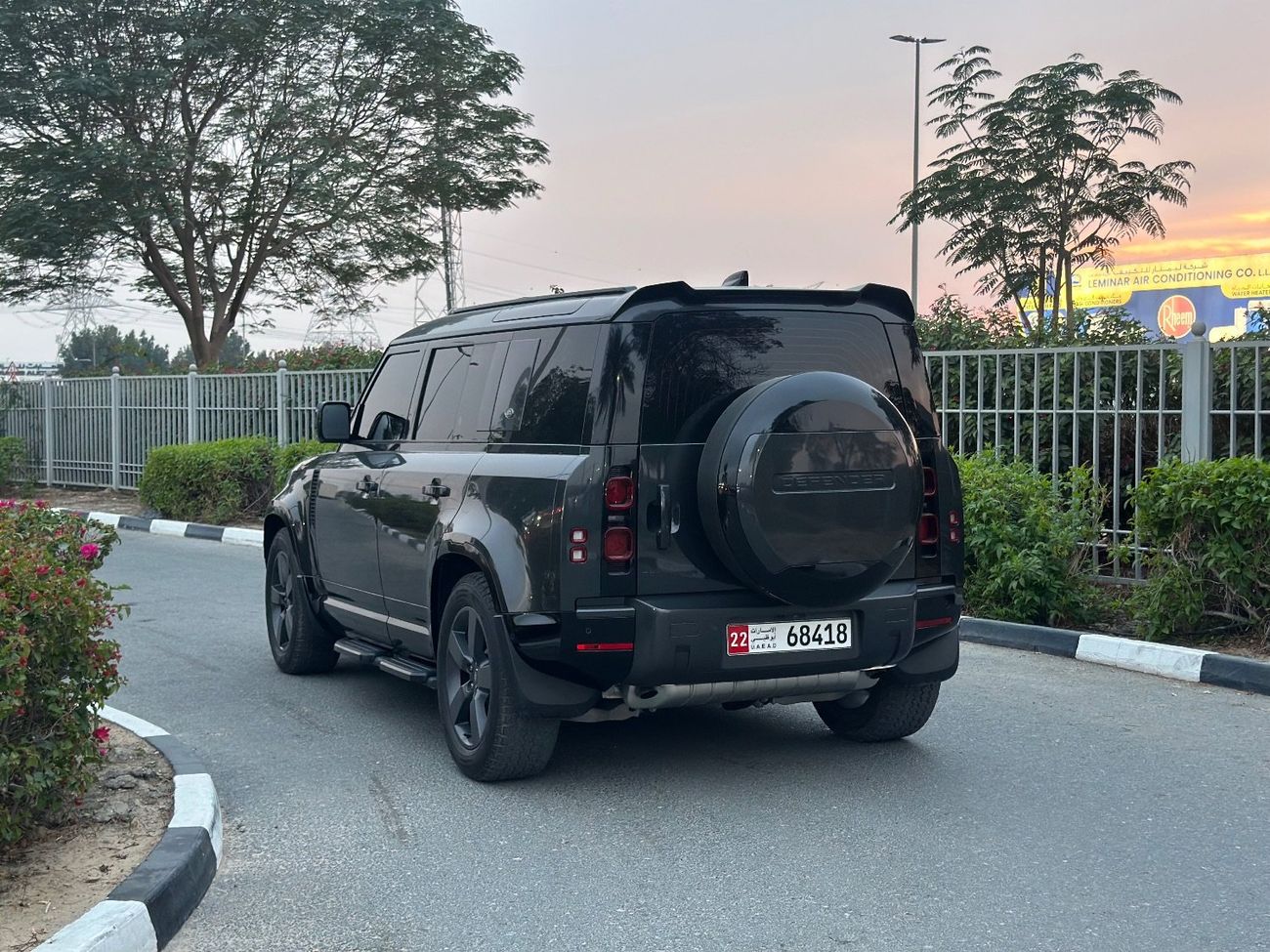 لاند روفر ديفندر P400 110 HSE 3.0L (5 Seater)