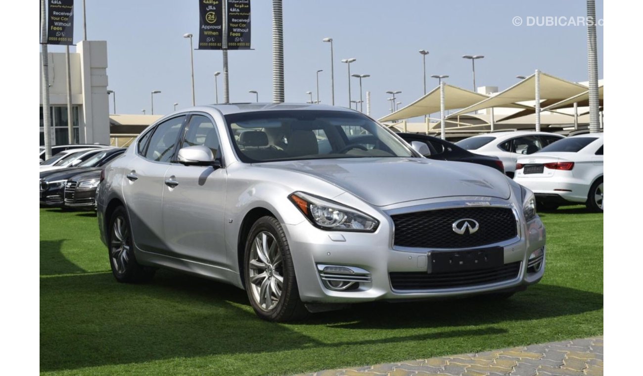 Infiniti Q70