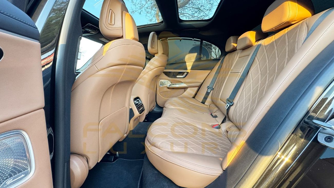 Mercedes Benz E300 AMG Mercedes-Benz E-Class E 300 2025 GCC Specs ORIGINAL PAINT Full service history