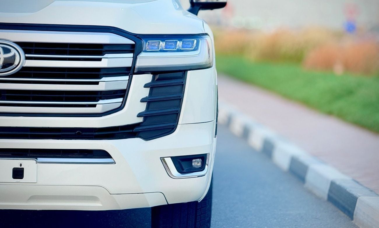 تويوتا لاند كروزر 2015 FACELIFTED 2025 WITH INTERIOR AND EXTERIOR FULL OPTION V6 GCC SPECIFICATION