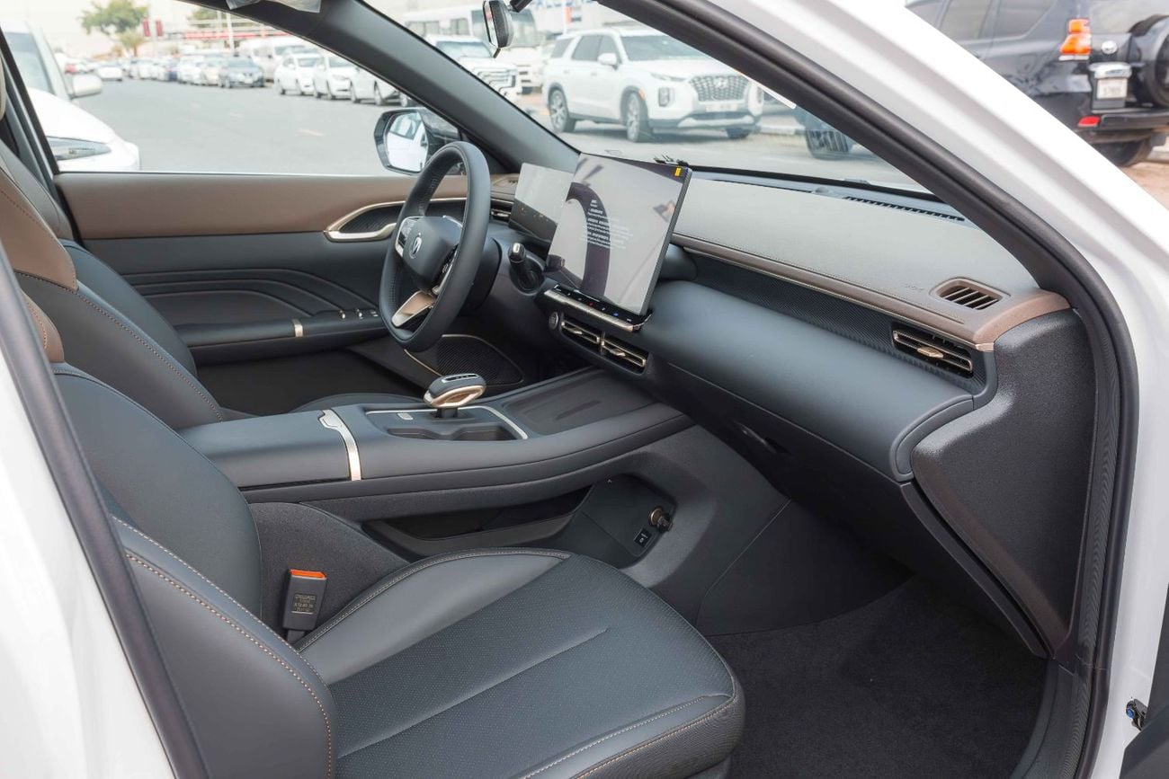 تشنجان ايادو بلس Changan EADO PLUS 1.5T 2025 (White&Black)