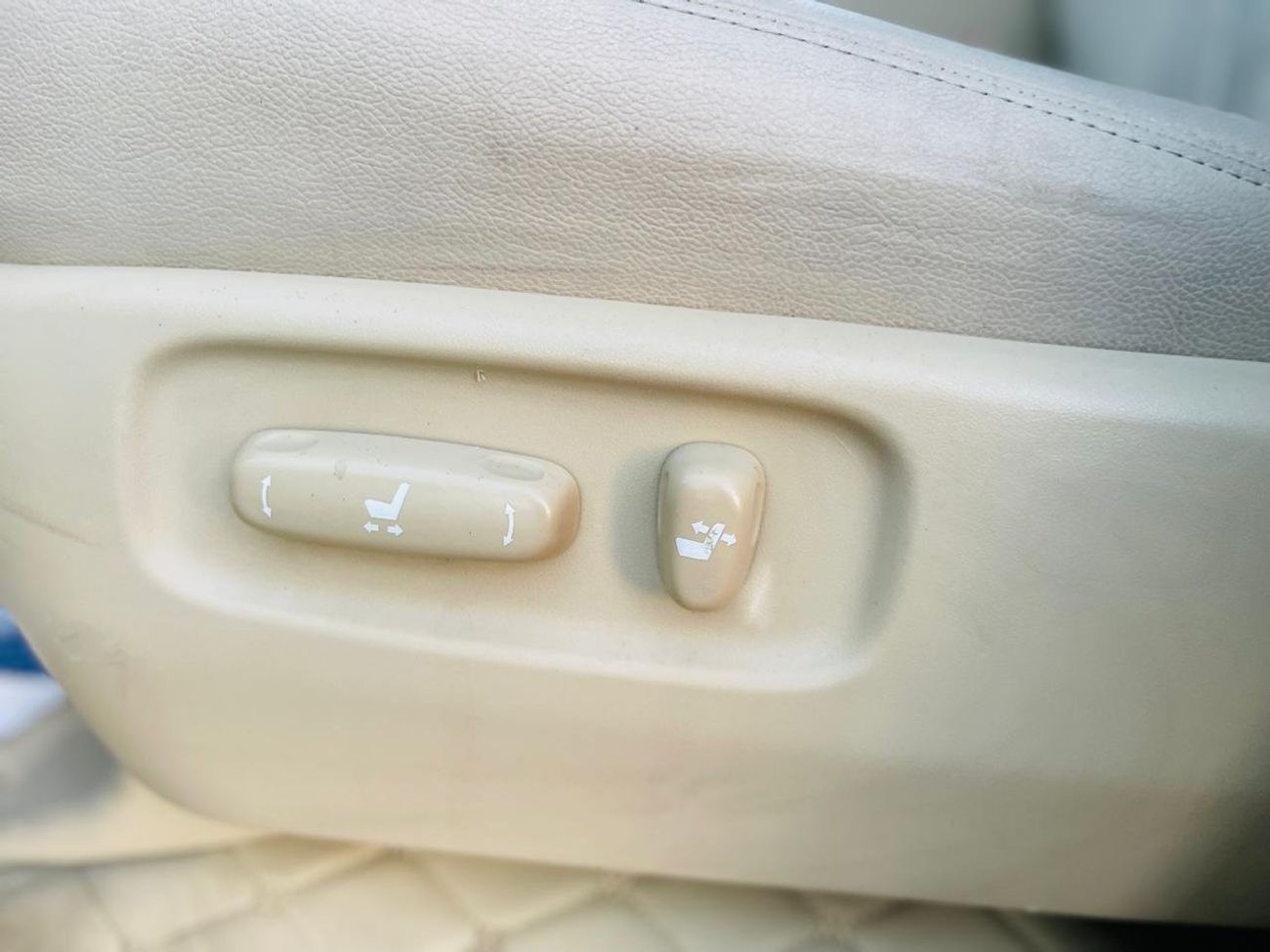 تويوتا لاند كروزر Toyota landcuriser GXR V8  2014  upgrade inside & outside 2024 shape full option