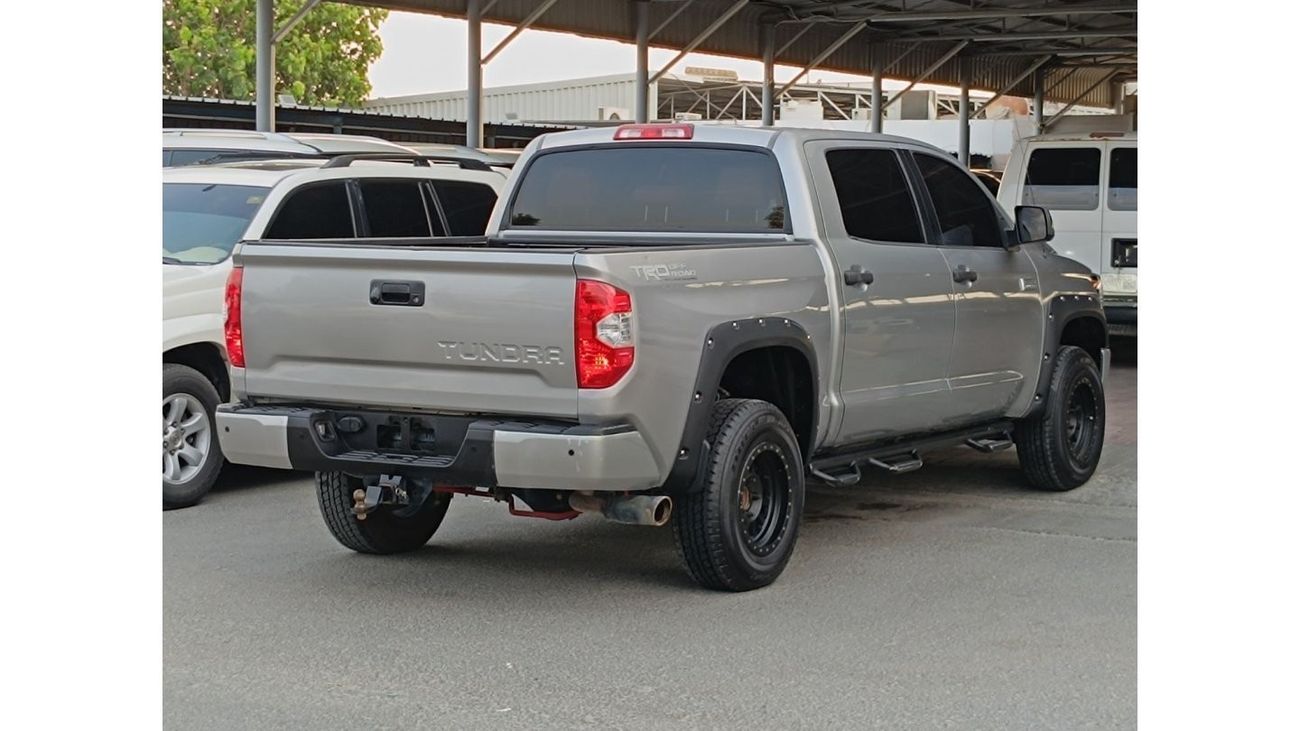 Toyota Tundra Crewmax Limited بلاتينيوم TRD
