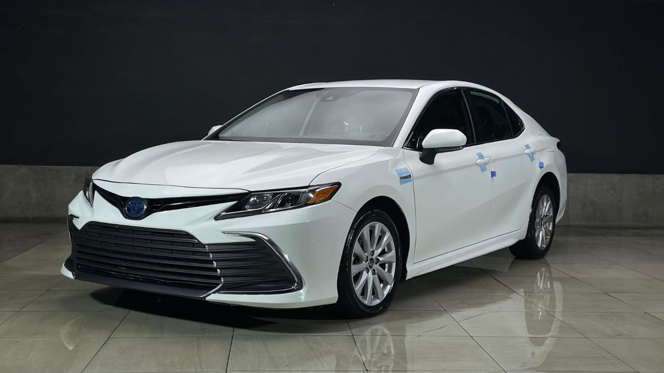 Toyota Camry LE Hybrid 2.5L