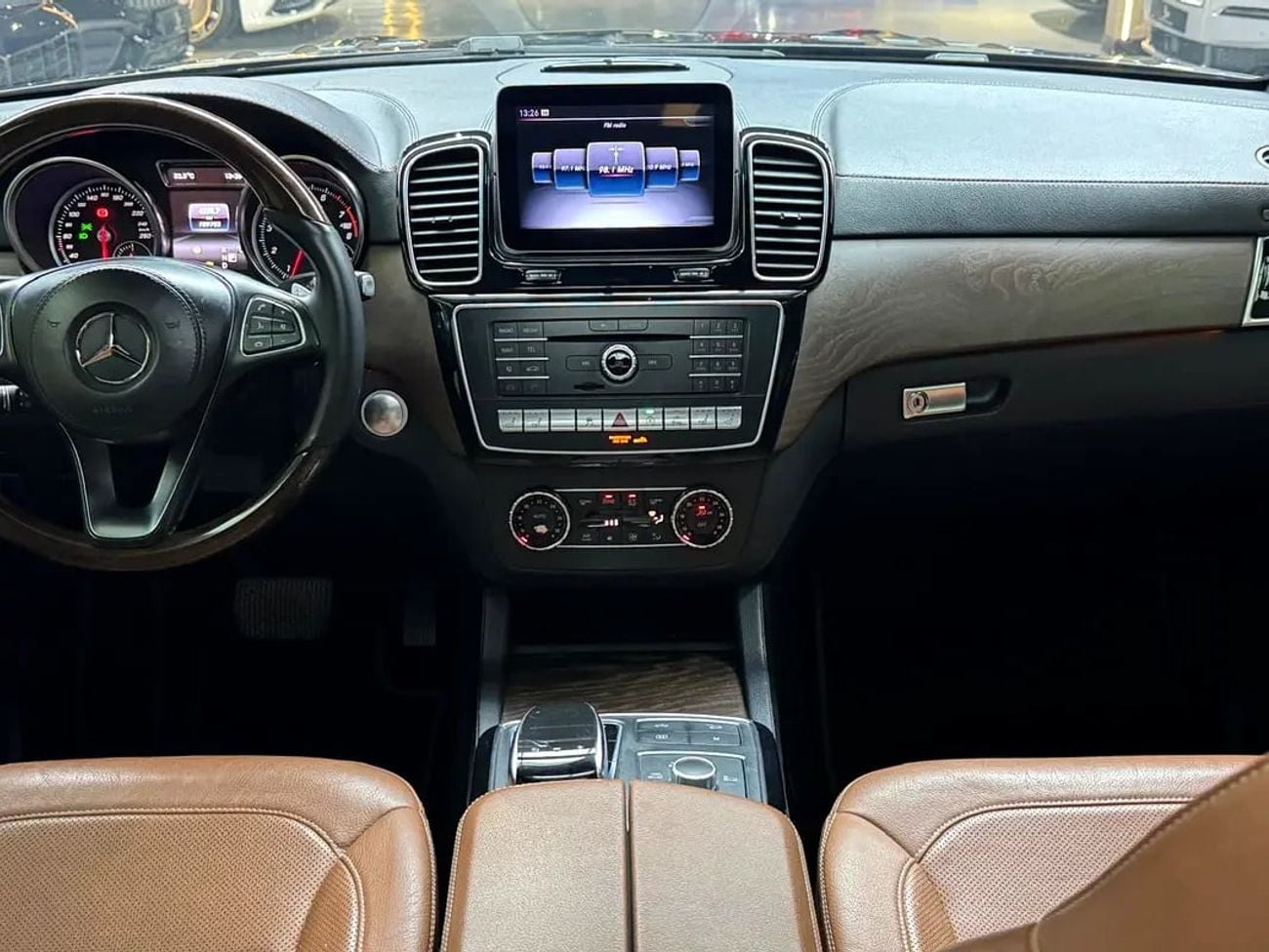 مرسيدس بنز GLS 500 1,914 P.MP | GLS 500 | 4.7L V8 | , GCC Specs