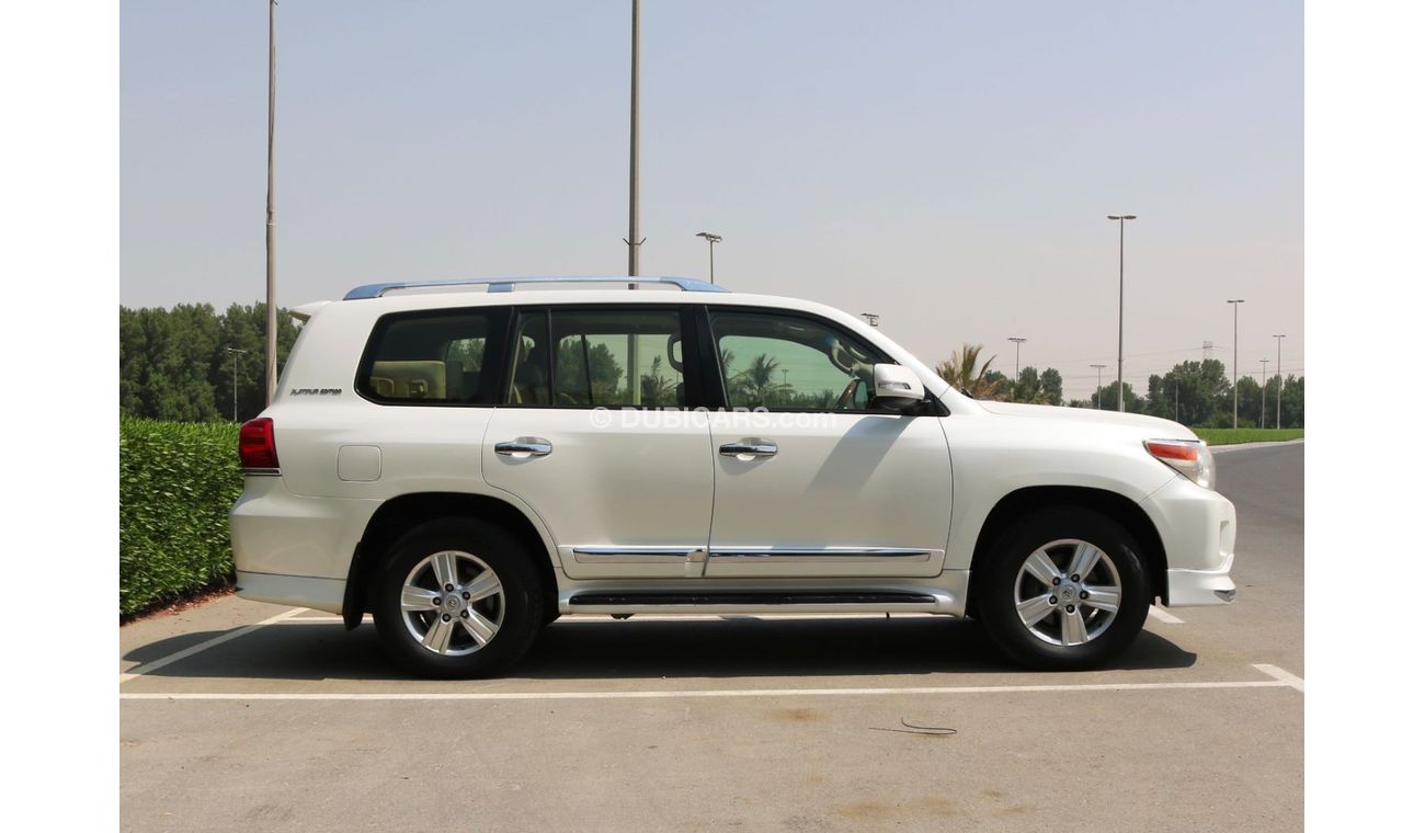 Toyota Land Cruiser 2013 | PLATINUM EDITION V6 - EXCELLENT CONDITION WITH GCC SPECS