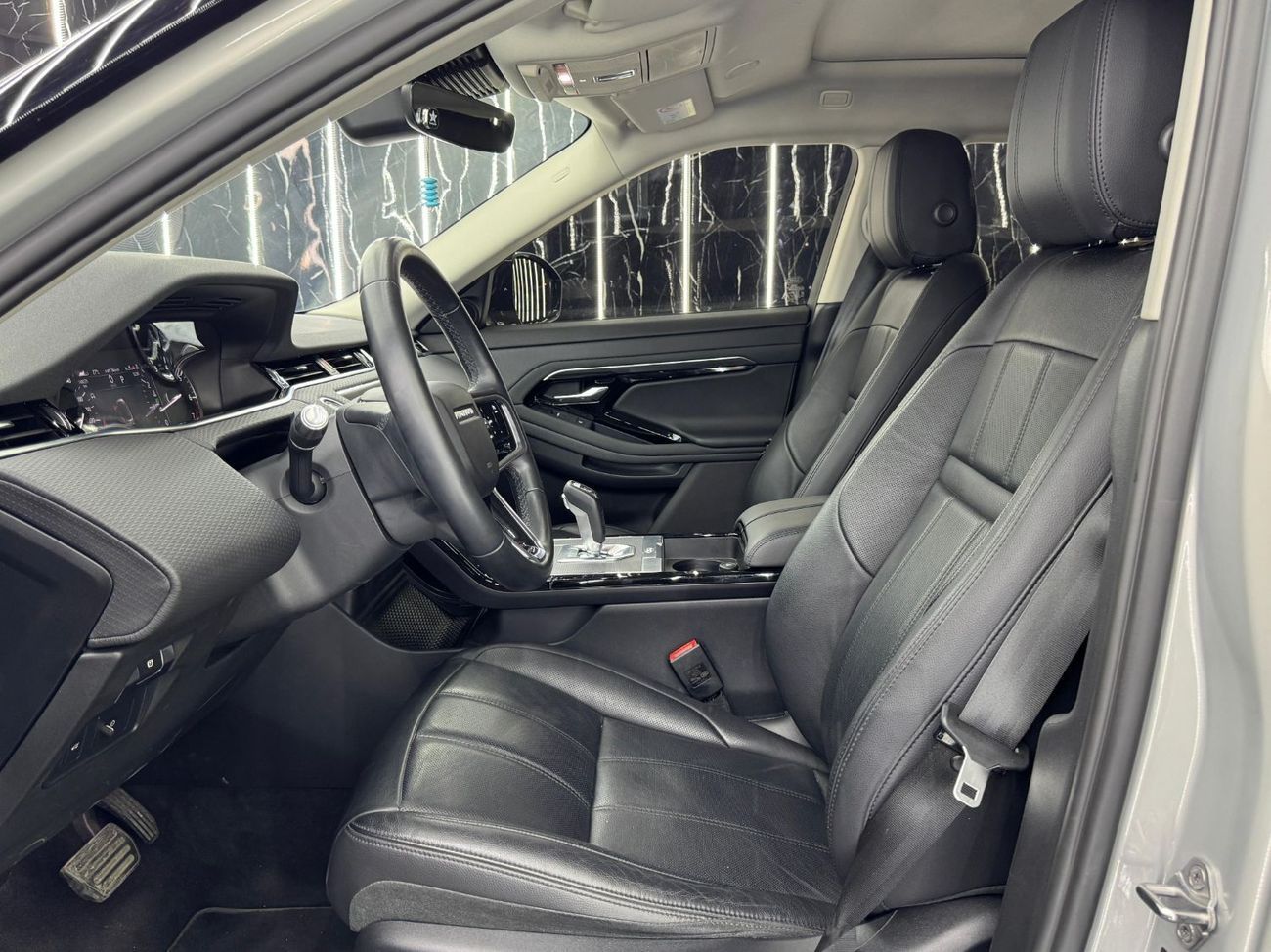 لاند روفر رانج روفر إيفوك P200 S 2.0L 2021 Range Rover Evoque P200 S, 2026 Range Rover Warranty + Service Pack, Low Kms, GCC