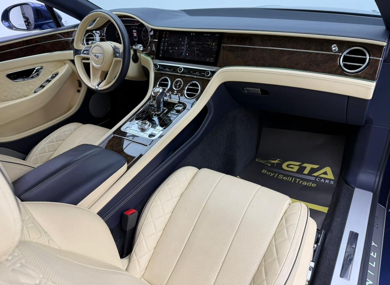 Bentley Continental GT 6.0L W12 (626 HP) 2019 Bentley Continental GT, Warranty, Full Service History, Gcc