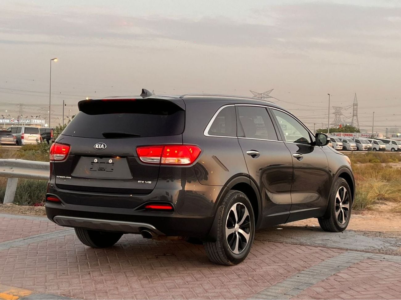 كيا سورينتو EX 2018 Kia Sorento MidOption Full Automatic - 3.3L V6 - Rear Camera & Sensor - Leather Seat - Auto