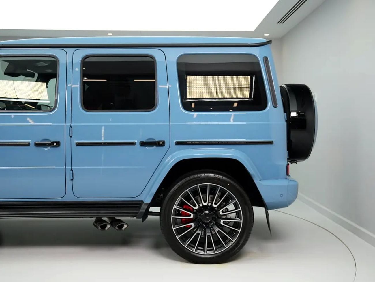 مرسيدس بنز G 63 AMG ستاندارد G63 AMG | A22 | CHINA BLUE EXTERIOR | FULL OPTION