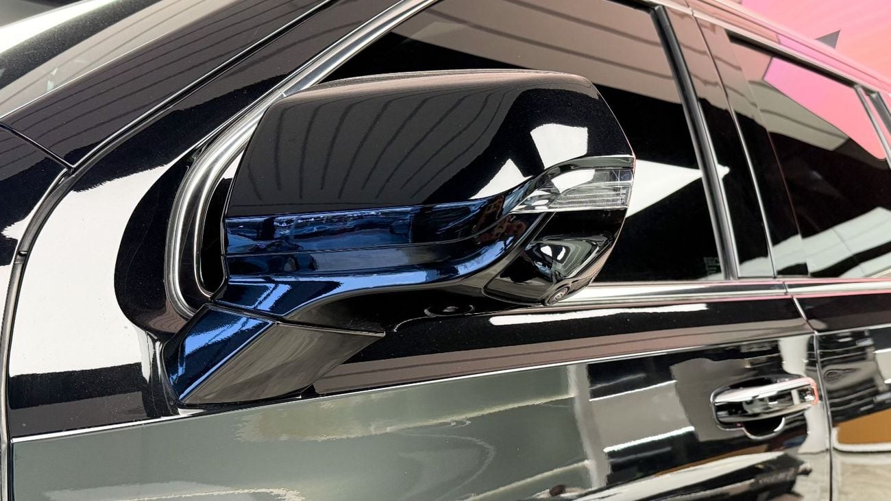 كاديلاك إسكالاد Cadillac Escalade 600 - 6 Seats - 2025