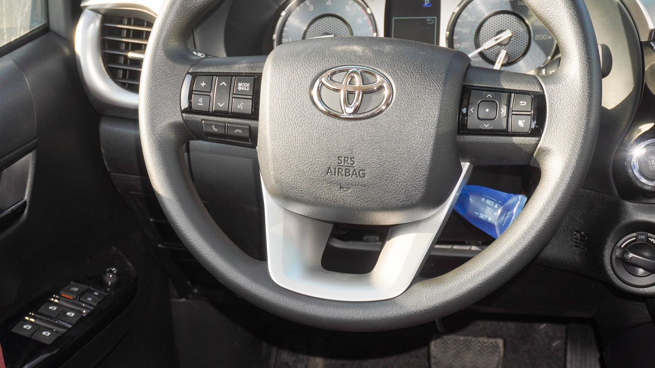 Toyota Hilux SR5 2.7L 4WD A/T