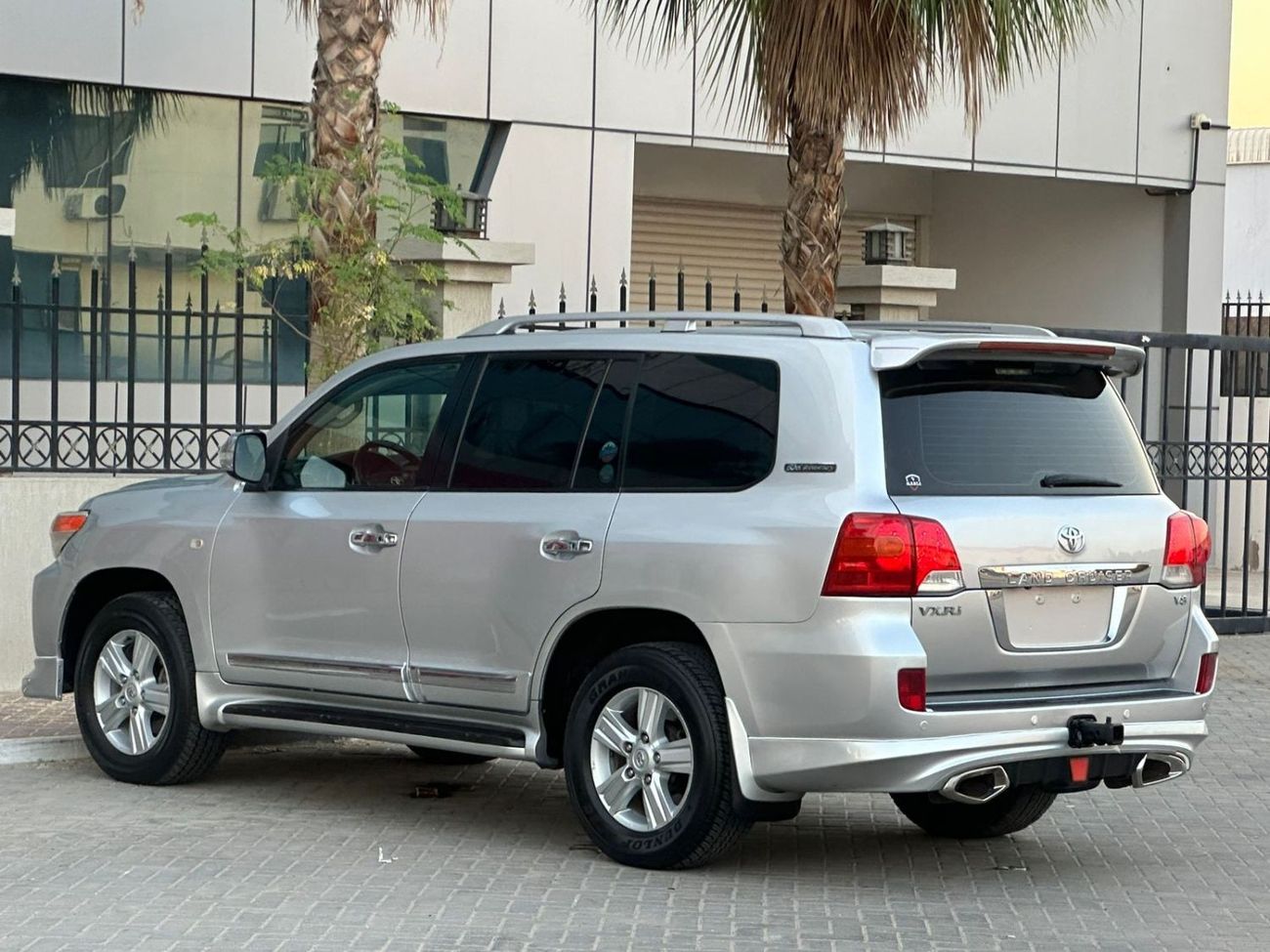 Toyota Land Cruiser تويوتا لاندكروزر VXR i خليجي 2011