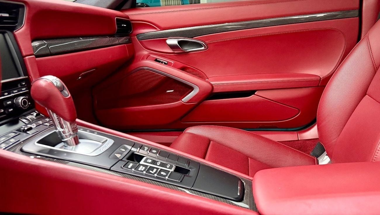 Porsche 911 Turbo S 3.8L (530 HP) Coupe