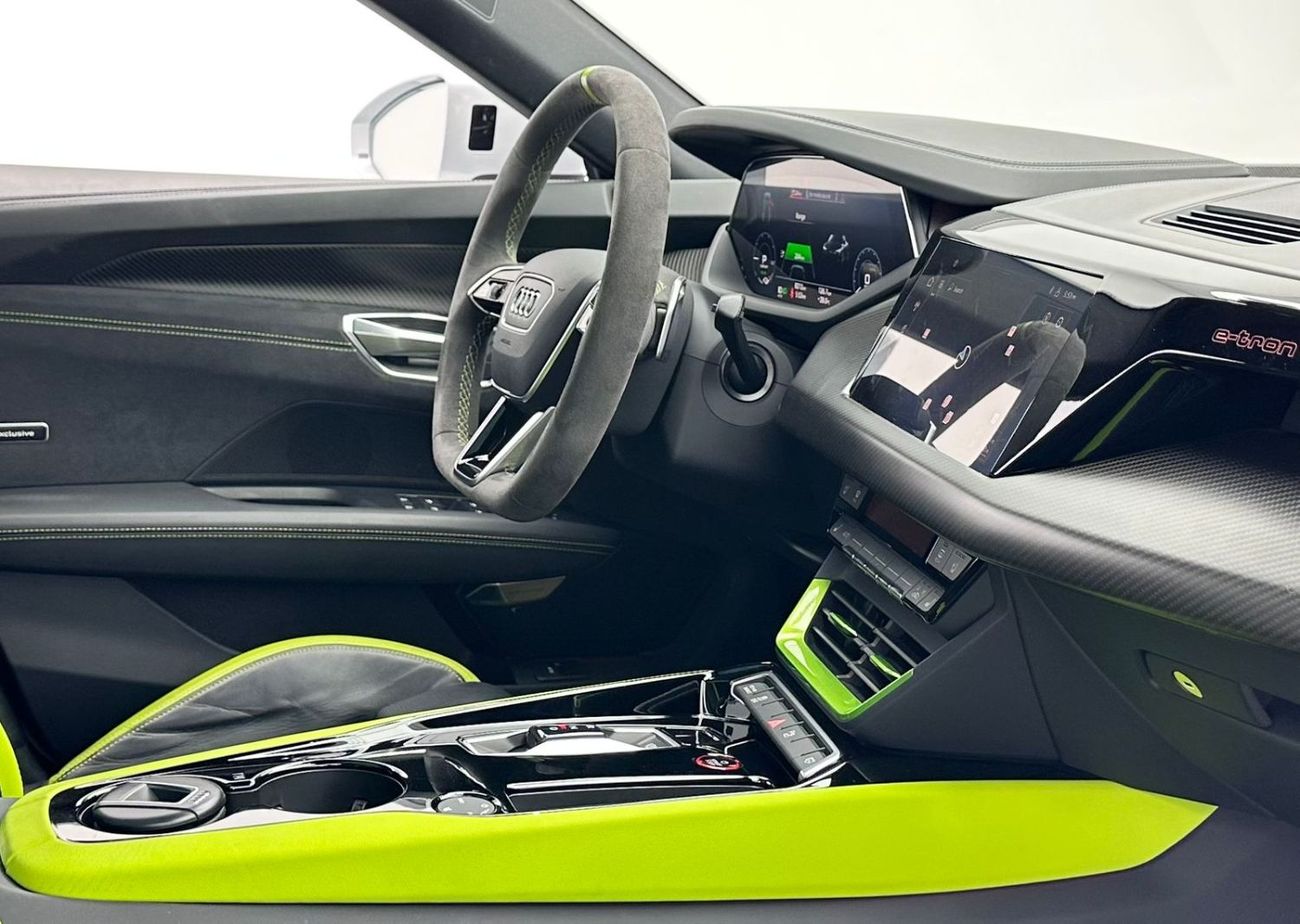 أودي إي ترون جي تي 2023 Audi E-Tron GT, 2029 Audi Warranty + 2027 Audi Service Contract, Audi Full Service History, GCC