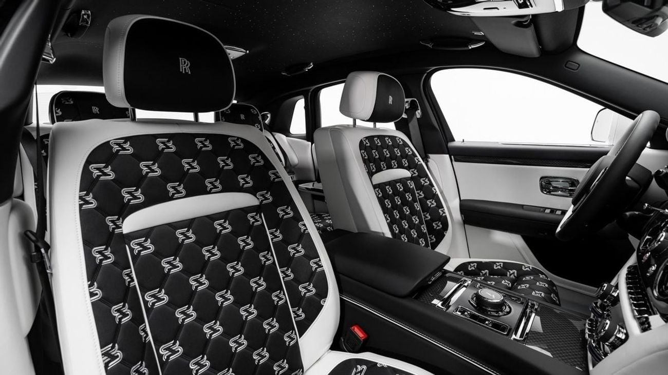 رولز رويس جوست Black Badge - 2026 - GCC - Under Warranty and Service Contract