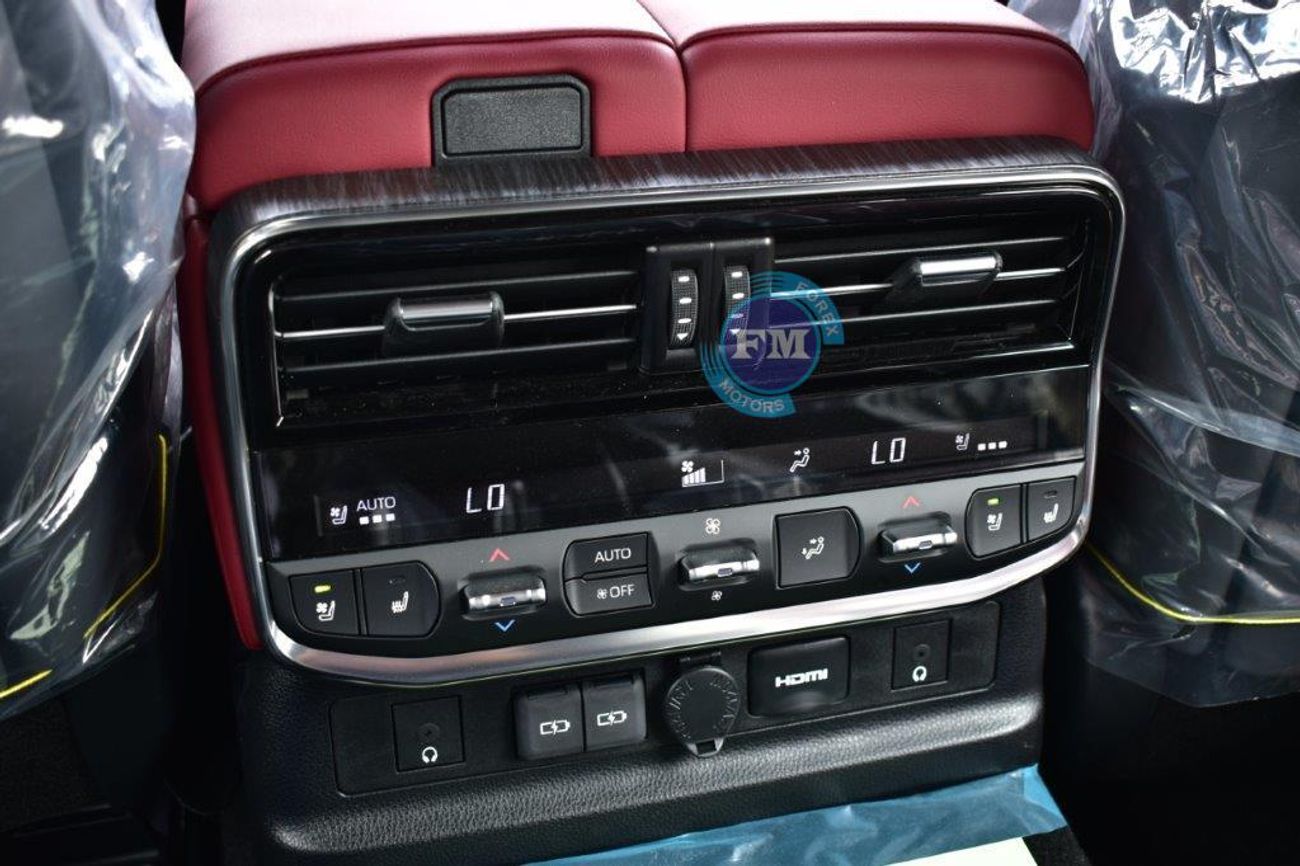 تويوتا لاند كروزر 300 GR-S 3.5 L Hybrid V6 7 Seat Automatic