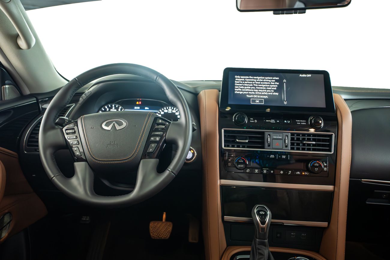 Infiniti QX80 LUXE 5.6